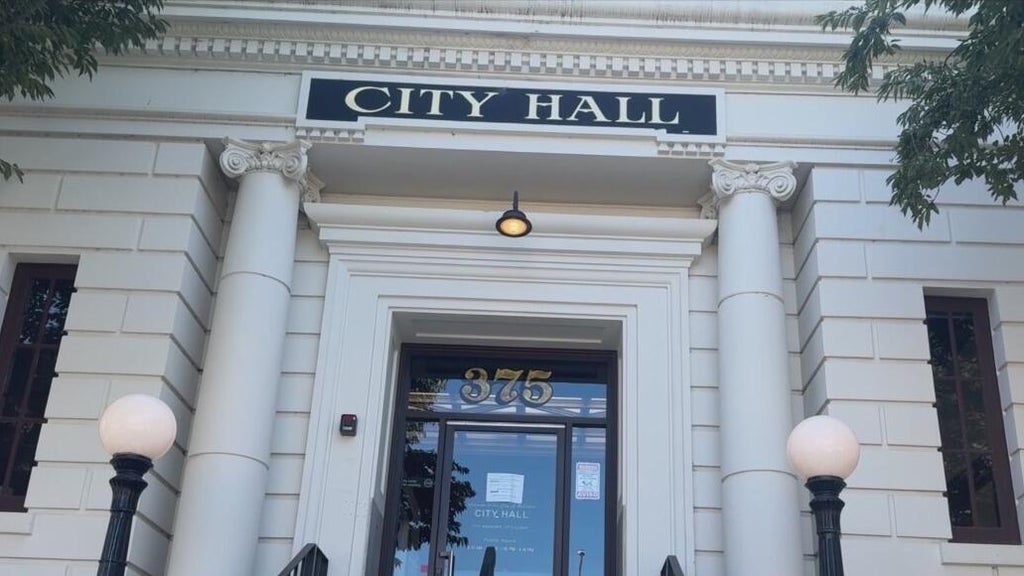 Hollister cancels town hall meetings amid outcry over layoffs, budget woes — CBS Bay Area (KPIX), San Mateo Government news