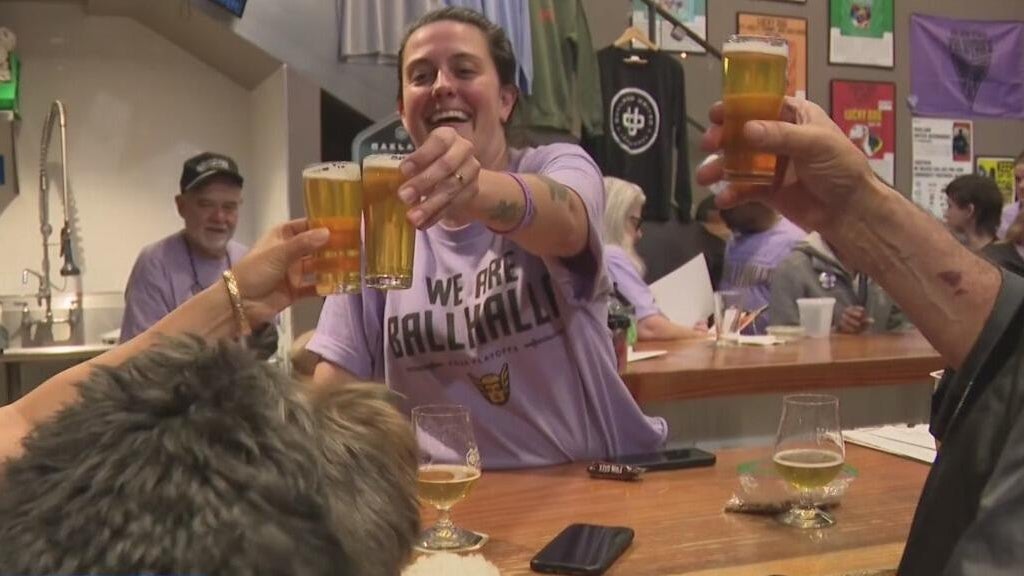 Valkyries fans pack Oakland bar to cheer on team as playoff series shifts to Atlanta — CBS Bay Area (KPIX), San Mateo Dining news