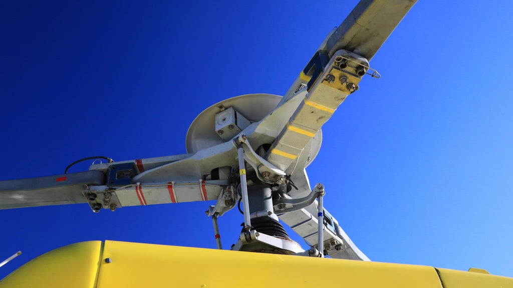 2 helicopters collide southeast of McMinnville in Oregon, killing 3 — San Mateo Schools news