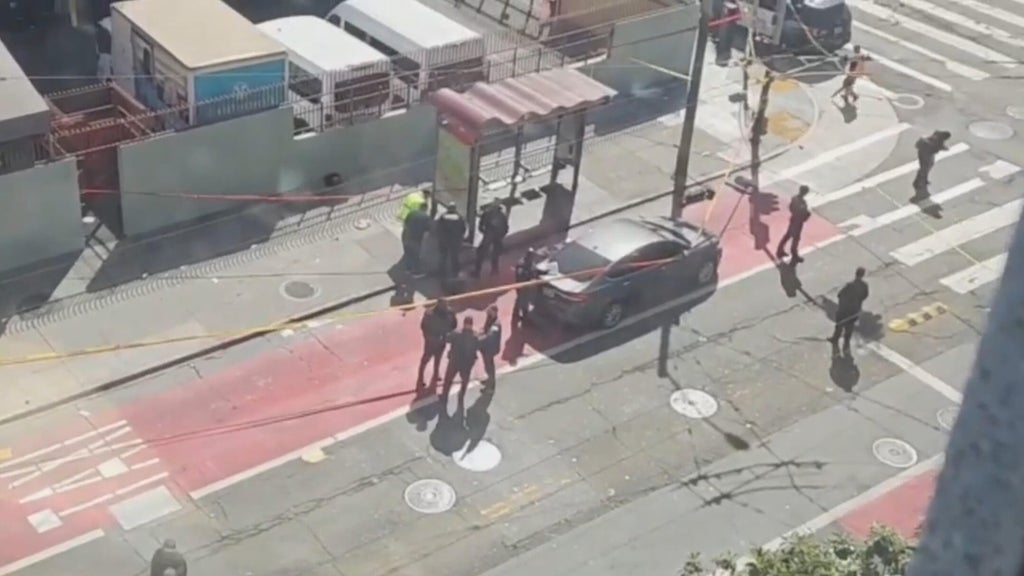 Suspect fleeing San Francisco police dies after crashing scooter, police say โ CBS Bay Area (KPIX), San Mateo Technology news