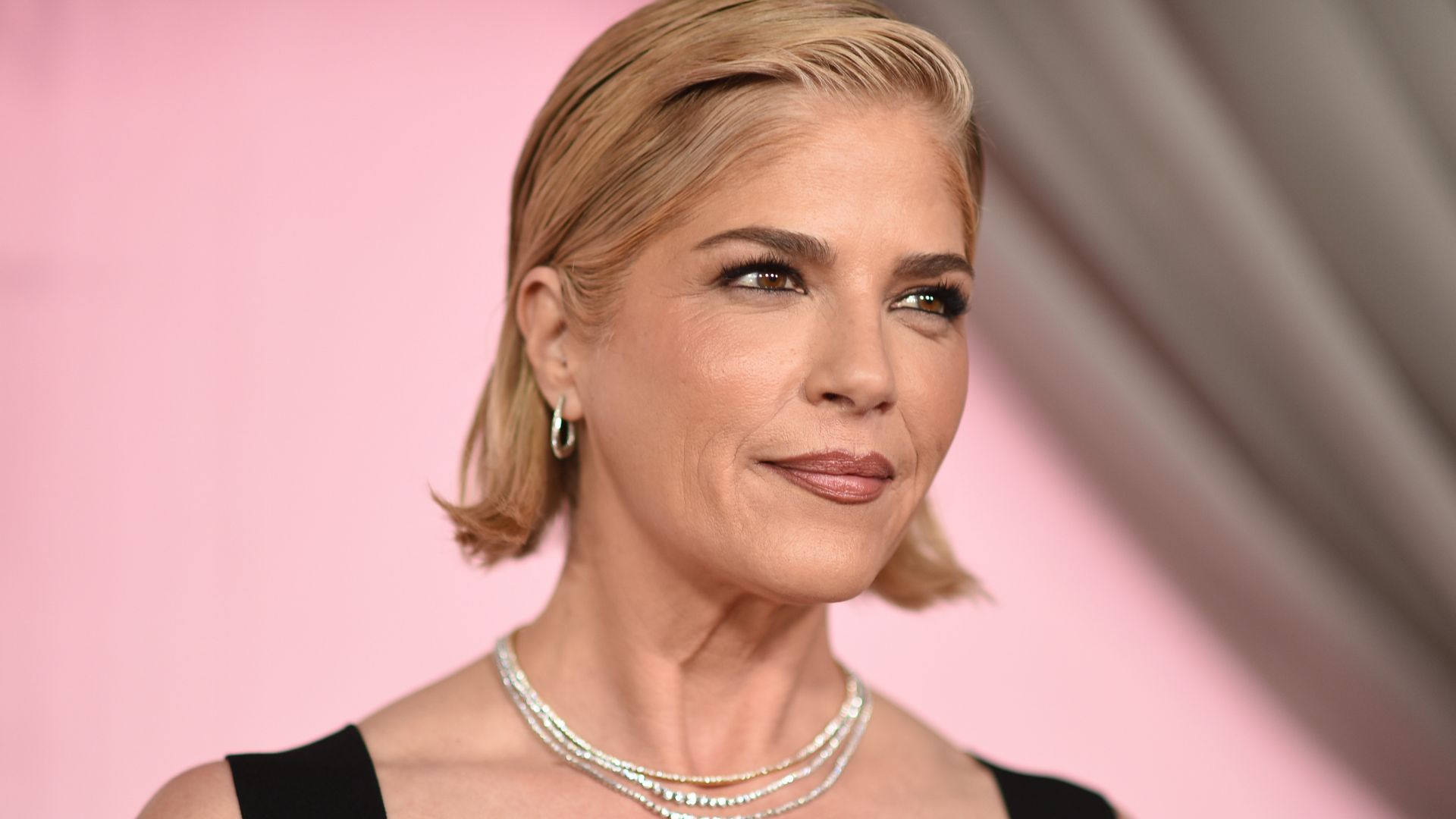 Selma Blair arraigned after alleged altercation on Delta flight, bail set at $20K
       — ABC 7 Bay Area, San Mateo Community news