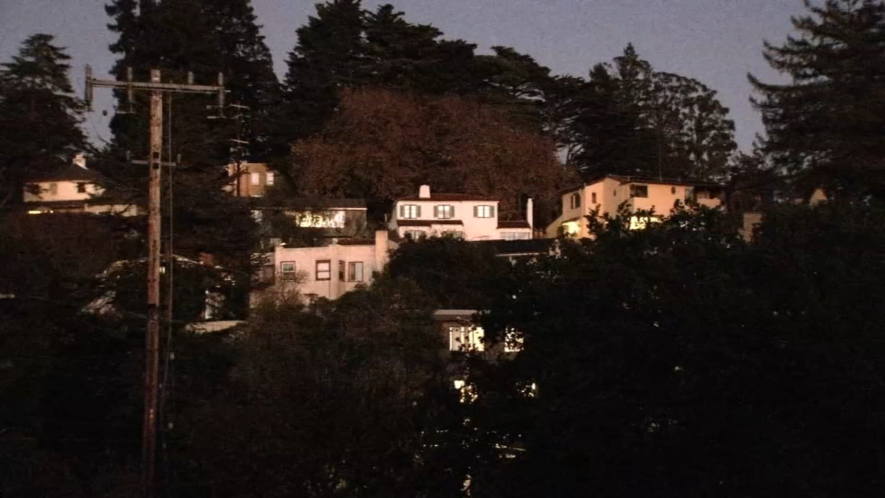 PG&E warns 11K Bay Area customers of possible power shutoffs due to high wildfire risk
— ABC 7 Bay Area, San Mateo Community news