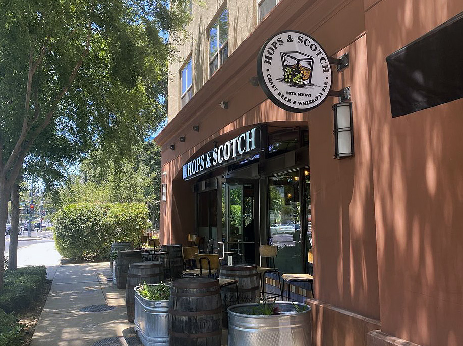 Walnut Creek watering hole shutters — San Mateo Dining news