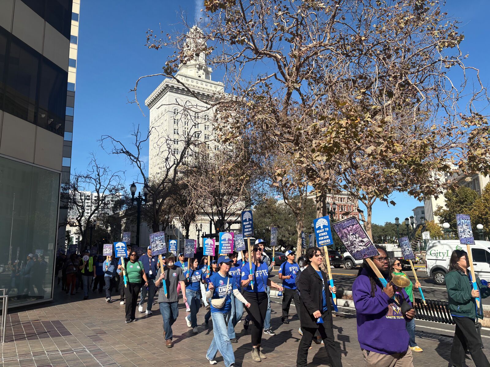 Oakland city workers will strike Nov. 5 if no deal is reached — San Mateo Community news