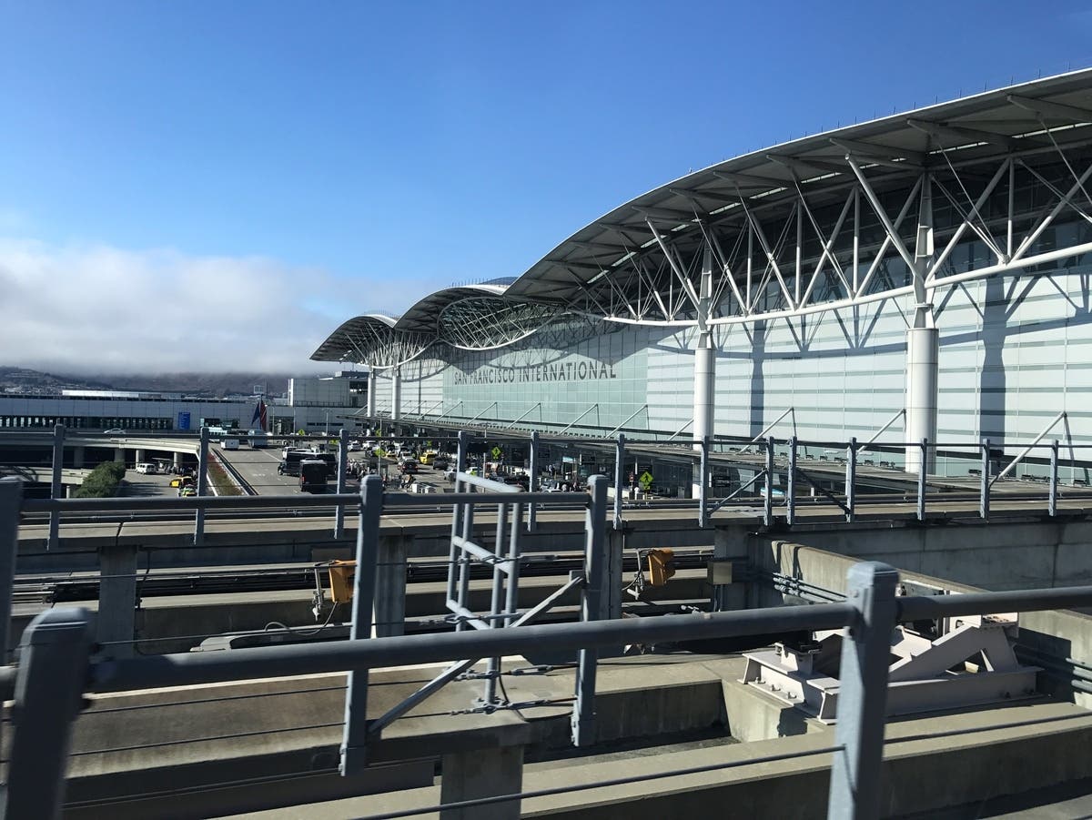 SFO-Bound Flight Makes Emergency Landing Over Odor: Report — San Mateo Community news