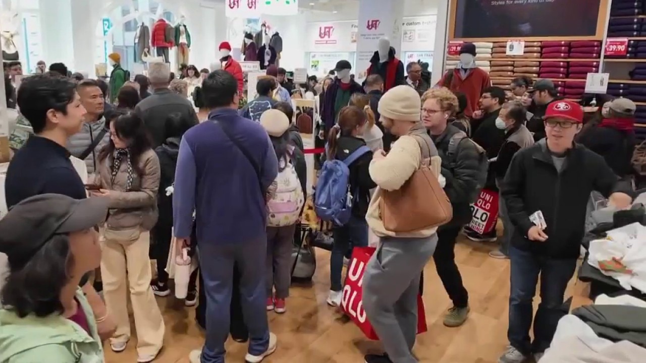 Crowds line up for grand opening of new Uniqlo store in SF — KTVU FOX 2 Bay Area, San Mateo Business news
