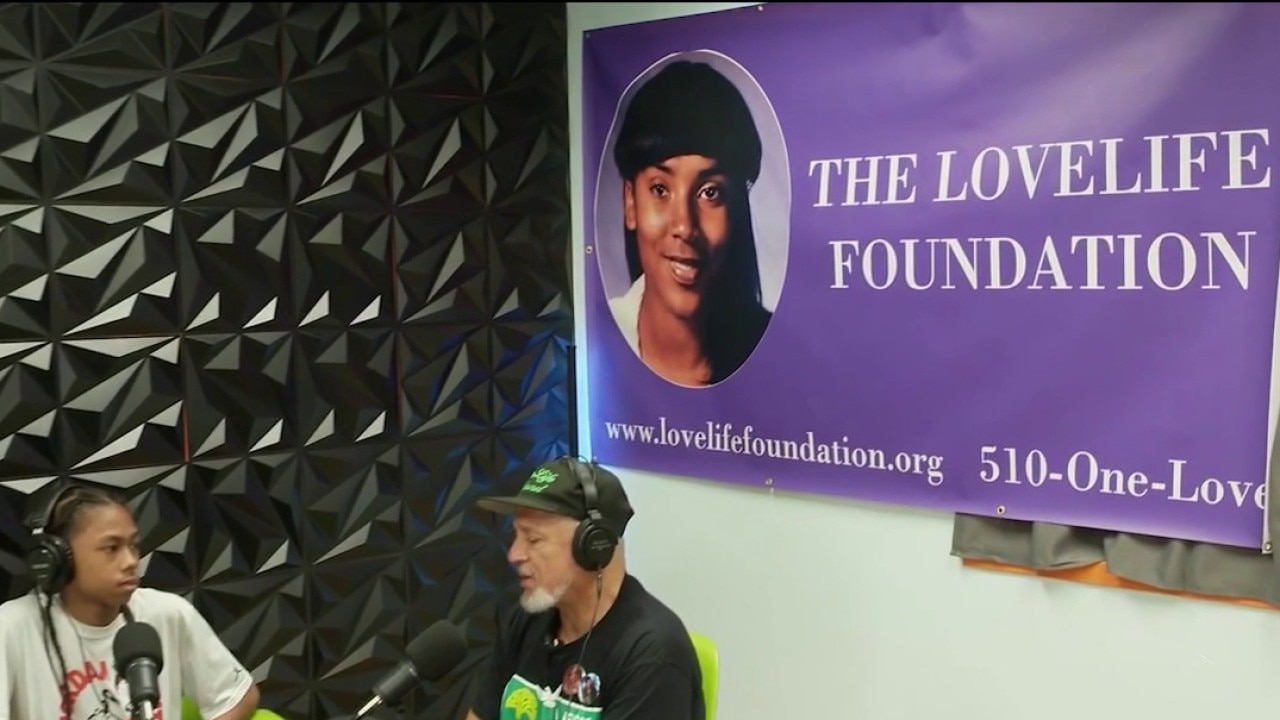 Oakland's McClymonds High podcast studio renamed in honor of Lo'Eshe Lacy as city continues 'Love Life Week' — KTVU FOX 2 Bay Area, San Mateo Technology news