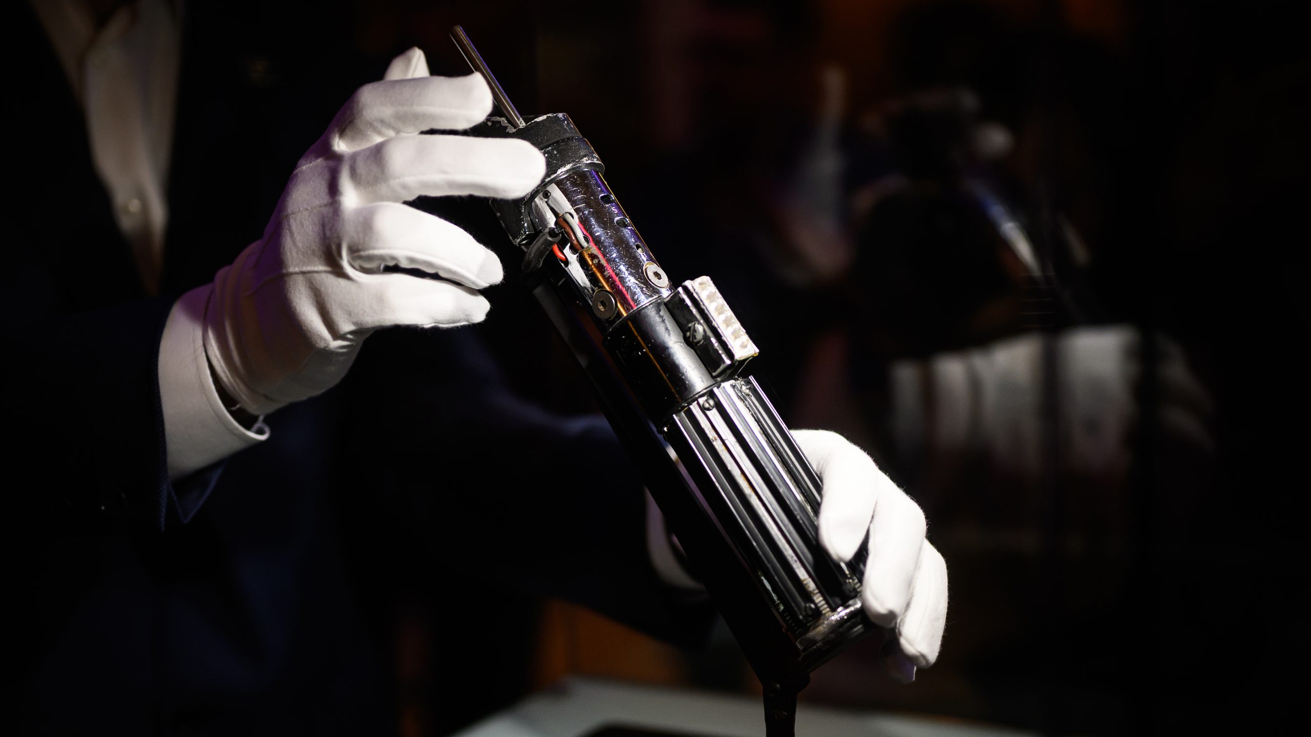 Darth Vader's 'Empire Strikes Back' lightsaber goes up for auction — KTVU FOX 2 Bay Area, San Mateo Community news